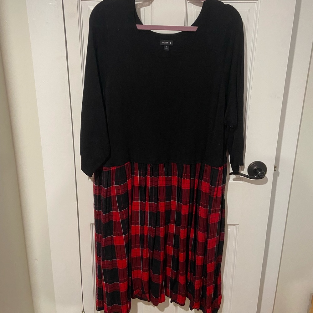 4X black and red plaid dress